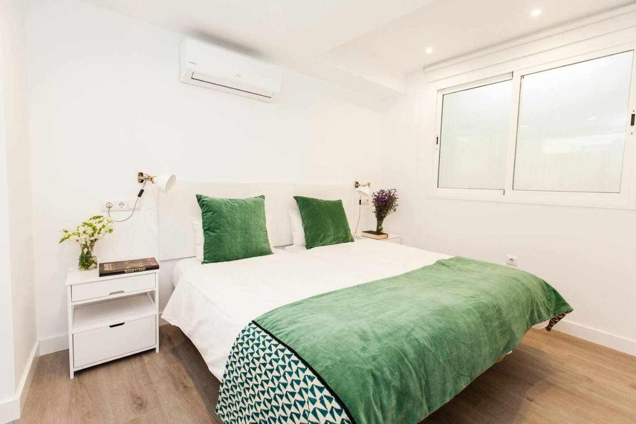Isg Apartments Downtown Family Haven Free Parking Spot Севилья Экстерьер фото